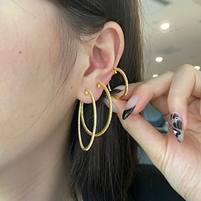 Hoops earrings